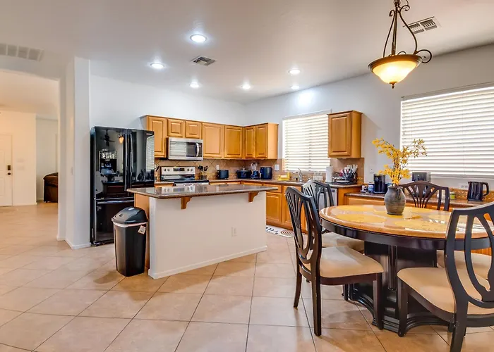 Pets Welcome! Family Gem W/ Yard & Patio Holiday home *