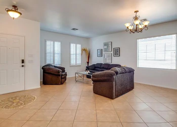 Pets Welcome! Family Gem W/ Yard & Patio Holiday home