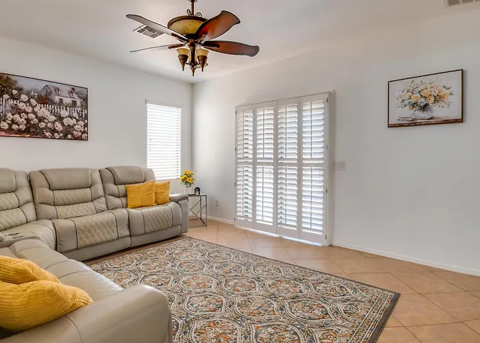 Pets Welcome! Family Gem W/ Yard & Patio Holiday home Surprise